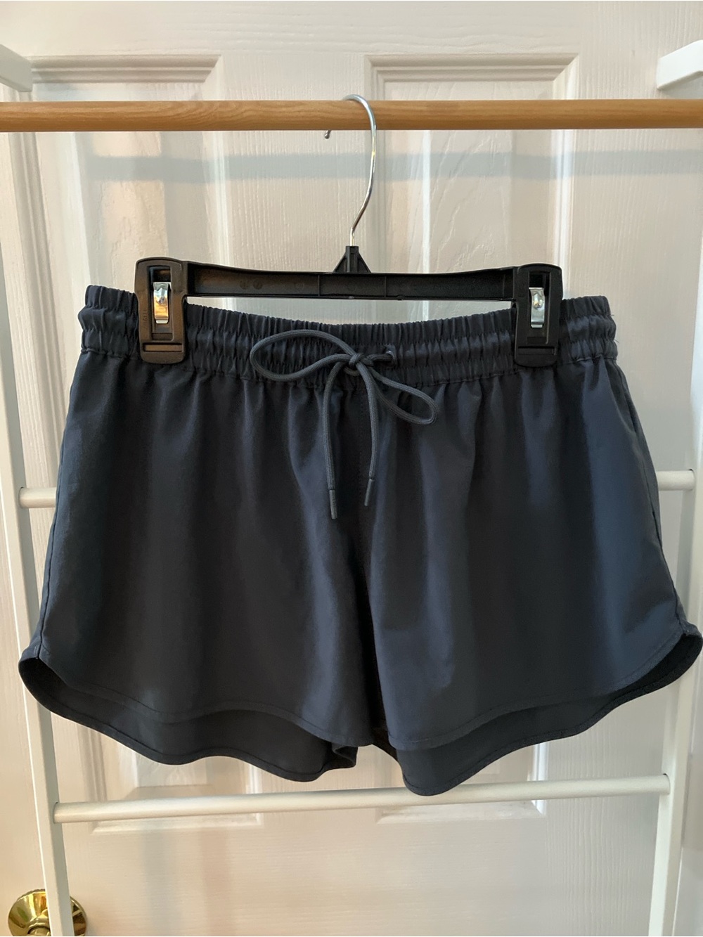 TNA Dark Gray Women’s Athletic TNAMOVE Distance Shorts size XS
